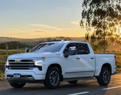 CHEVROLET SILVERADO 5.3 V8 GASOLINA 1500 HIGH COUNTRY 4X4 AUTOMÁTICO CHEVROLET SILVERADO 5.3 V8 GASOLINA 1500 HIGH COUNTRY 4X4 AUTOMÁTICO