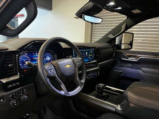 CHEVROLET-SILVERADO-2025
