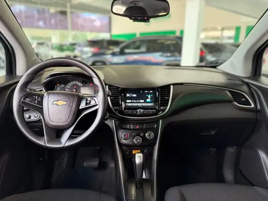 CHEVROLET-TRACKER-2018