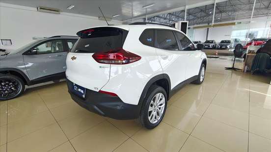 CHEVROLET-TRACKER-2023
