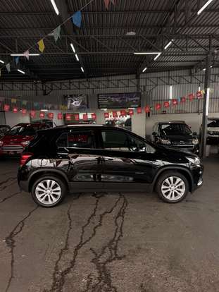 CHEVROLET-TRACKER-2019