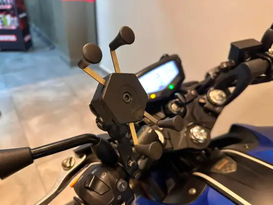 DAFRA-APACHE RTR 200 ABS-2023