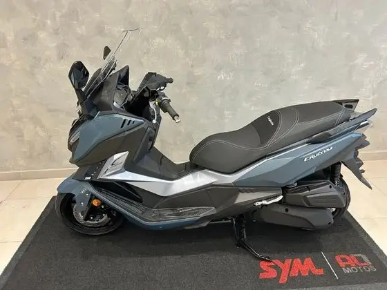 DAFRA CRUISYM 300 