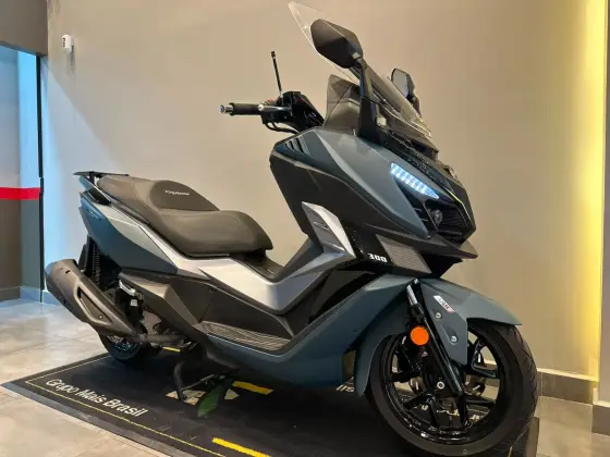 DAFRA CRUISYM 300 