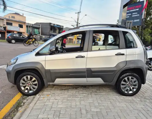 FIAT-IDEA-1.8 MPI ADVENTURE 16V FLEX 4P AUTOMATIZADO FIAT-IDEA-2015