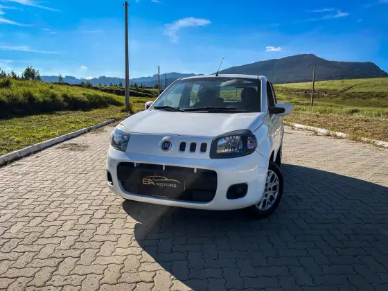 FIAT UNO 1.0 EVO VIVACE 8V FLEX 4P MANUAL FIAT UNO 1.0 EVO VIVACE 8V FLEX 4P MANUAL