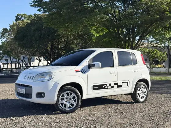 FIAT UNO 1.0 EVO VIVACE 8V FLEX 4P MANUAL