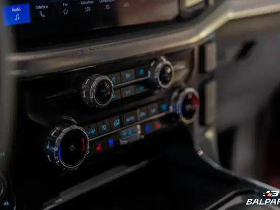 FORD-F-150-5.0 V8 GASOLINA CD LARIAT FX4 AUTOMÁTICO FORD-F-150-2024