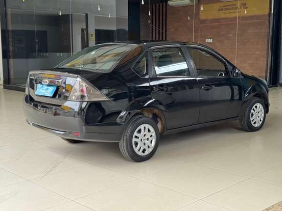 FORD-FIESTA-2012