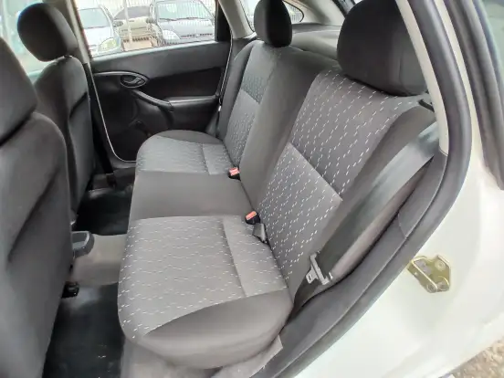 FORD-FOCUS-2008