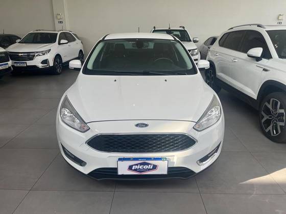 FORD FOCUS 2.0 SE FASTBACK 16V FLEX 4P POWERSHIFT