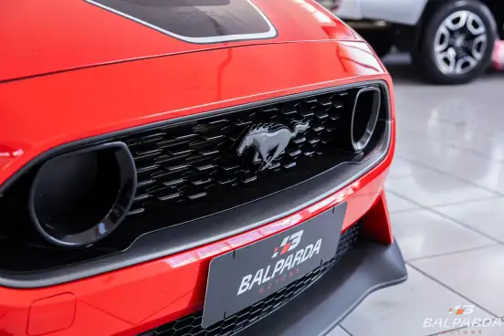 FORD-MUSTANG-2021