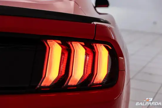 FORD-MUSTANG-2021