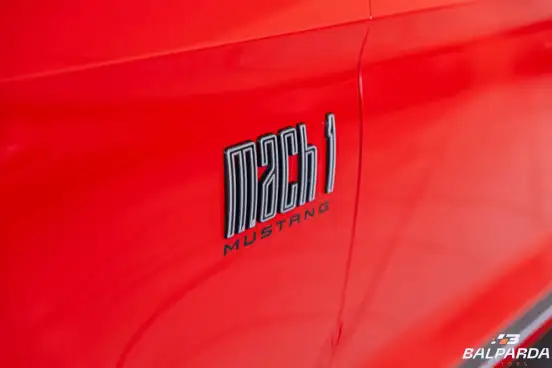 FORD-MUSTANG-2021