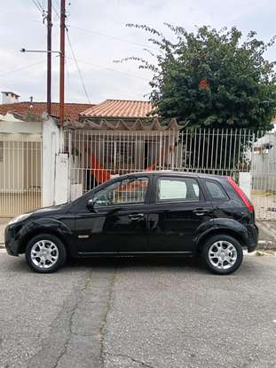 FORD-FIESTA-2012