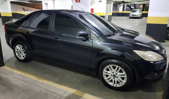 FORD FOCUS 1.6 GLX SEDAN 16V FLEX 4P MANUAL