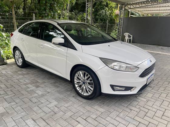 FORD FOCUS 2.0 SE PLUS 16V FLEX 4P POWERSHIFT