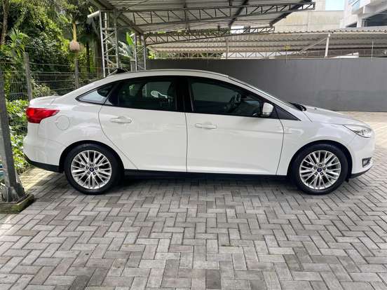 FORD-FOCUS-2.0 SE PLUS 16V FLEX 4P POWERSHIFT FORD-FOCUS-2016