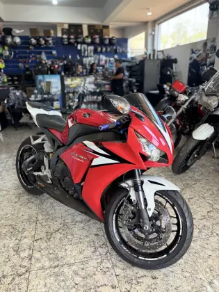 HONDA CBR 1000RR HONDA CBR 1000RR