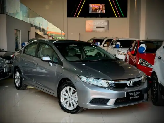 HONDA CIVIC 1.8 LXS 16V FLEX 4P AUTOMÁTICO HONDA CIVIC 1.8 LXS 16V FLEX 4P AUTOMÁTICO