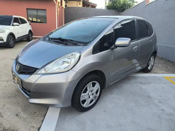 HONDA FIT 1.4 DX 16V FLEX 4P MANUAL HONDA FIT 1.4 DX 16V FLEX 4P MANUAL