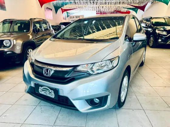 HONDA FIT 1.5 LX 16V FLEX 4P AUTOMÁTICO HONDA FIT 1.5 LX 16V FLEX 4P AUTOMÁTICO