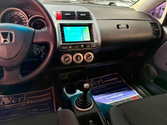 HONDA-FIT-2006