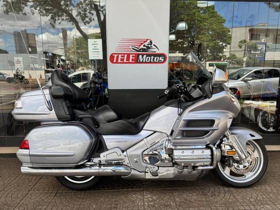 HONDA GL 1800 GOLD WING 