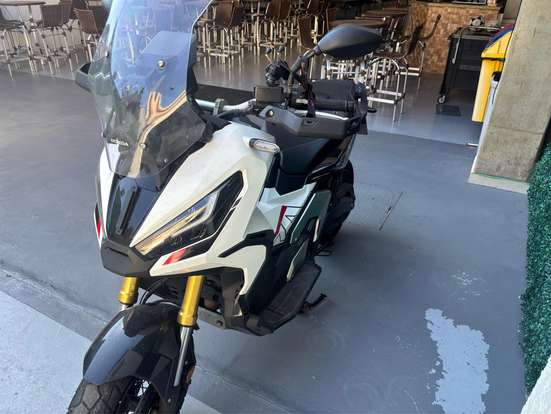 HONDA-X-ADV-2024