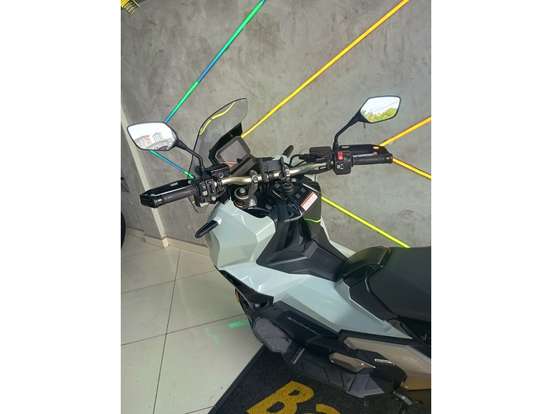 HONDA-X-ADV-2024