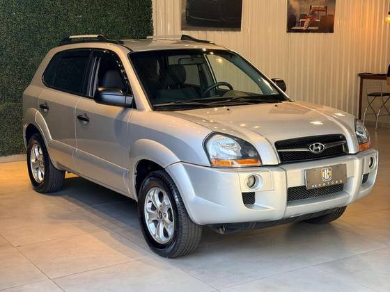 HYUNDAI TUCSON 2.0 MPFI GL 16V 142CV 2WD GASOLINA 4P AUTOMÁTICO