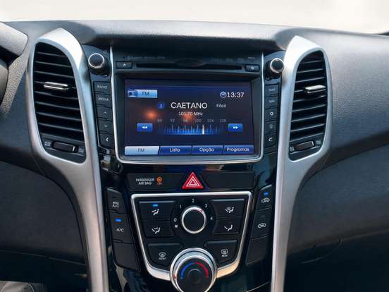HYUNDAI-I30-1.8 MPI 16V GASOLINA 4P AUTOMATICO HYUNDAI-I30-2015