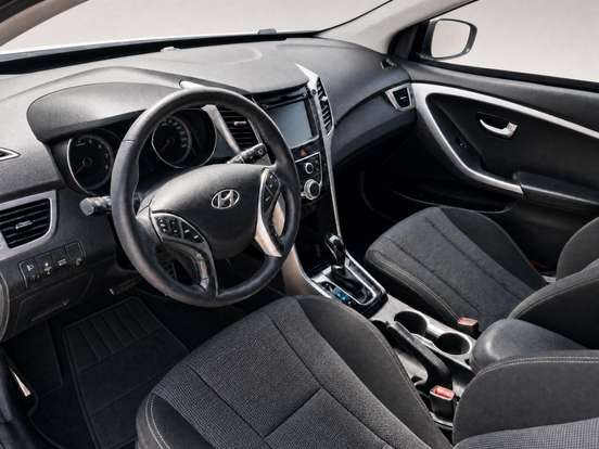 HYUNDAI-I30-1.8 MPI 16V GASOLINA 4P AUTOMATICO HYUNDAI-I30-2015
