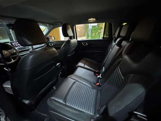JEEP-COMMANDER-2023