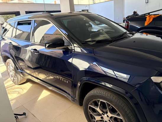 JEEP-COMMANDER-2023
