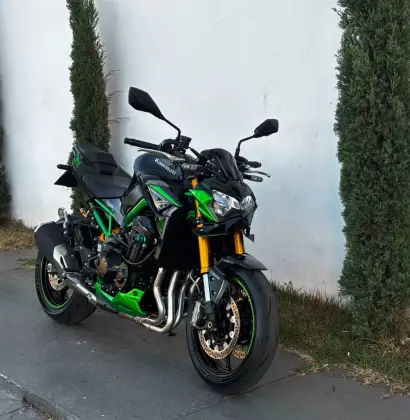 KAWASAKI Z900 KAWASAKI Z900