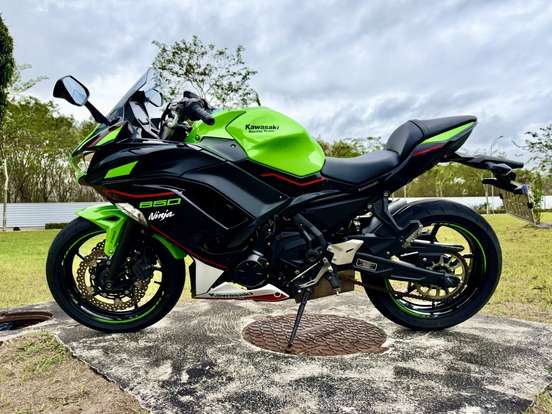 KAWASAKI-NINJA 650 ABS-2022