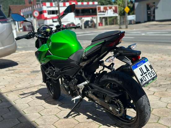 KAWASAKI-Z400-2023