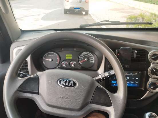 KIA-BONGO-2022