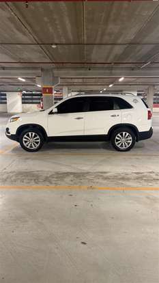 KIA-SORENTO-2011