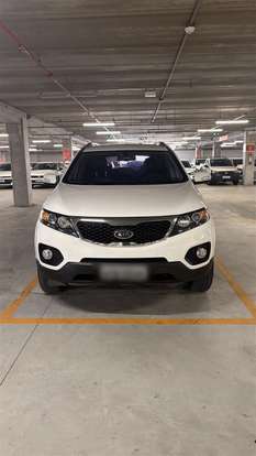 KIA-SORENTO-2011
