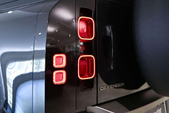 LAND ROVER-DEFENDER-2023