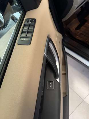 LAND ROVER-DISCOVERY SPORT-2017