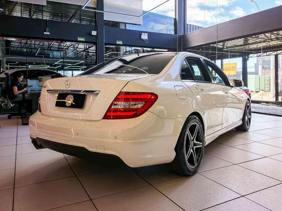 MERCEDES-BENZ-C 180-1.6 CGI SPORT 16V TURBO GASOLINA 4P AUTOMÁTICO MERCEDES-BENZ-C 180-2013