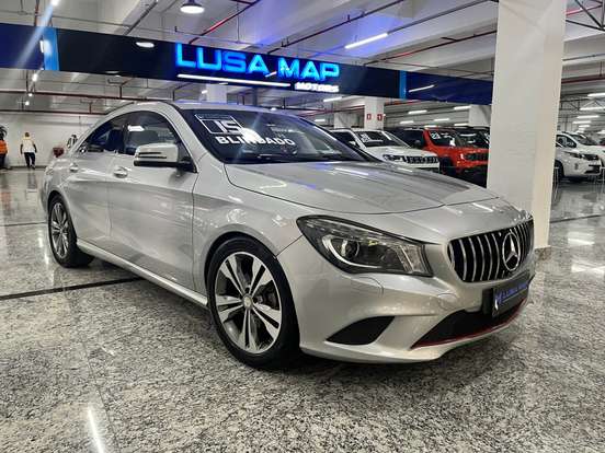 MERCEDES-BENZ-CLA 200-2015