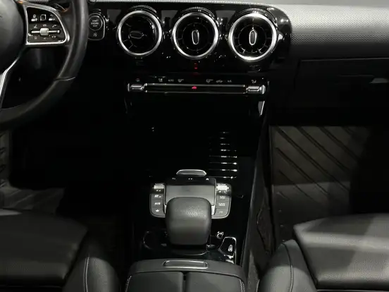 MERCEDES-BENZ-CLA 250-2020