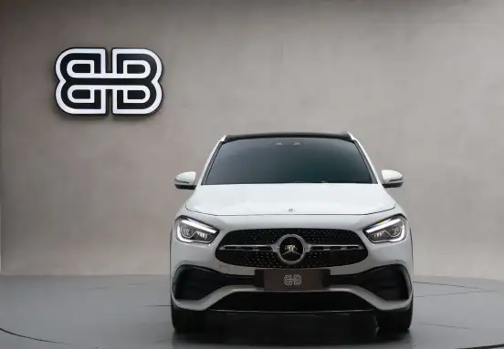 MERCEDES-BENZ-GLA 200-2022