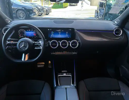 MERCEDES-BENZ-GLA 200-2025