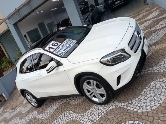 MERCEDES-BENZ-GLA 200-1.6 CGI ENDURO 16V TURBO FLEX 4P AUTOMÁTICO MERCEDES-BENZ-GLA 200-2015