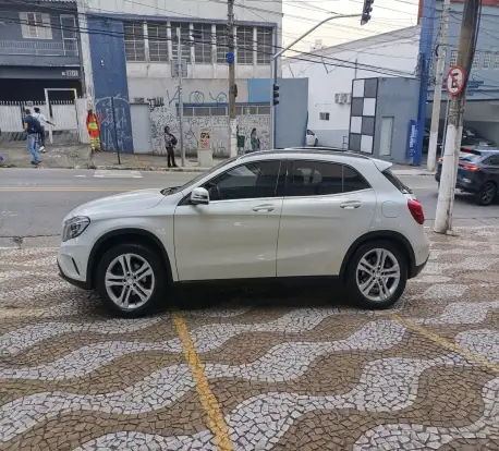 MERCEDES-BENZ-GLA 200-2015